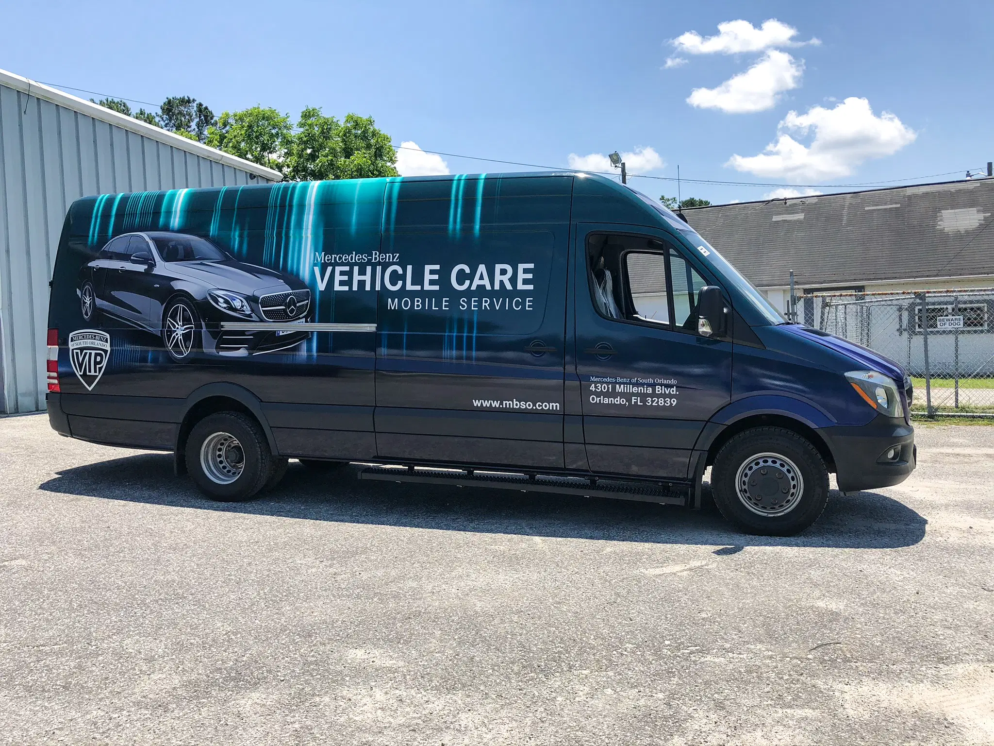 Mercedes-Benz Sprinter graphics detail